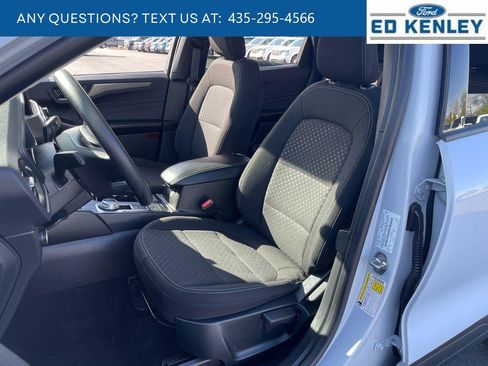 Used 2025 Ford Escape Active AWD/4WD image 3