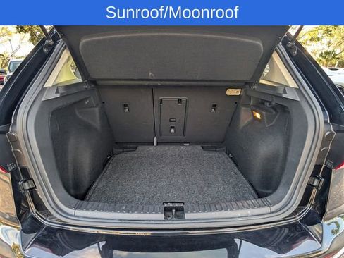 Used 2022 Volkswagen Taos SE image 12