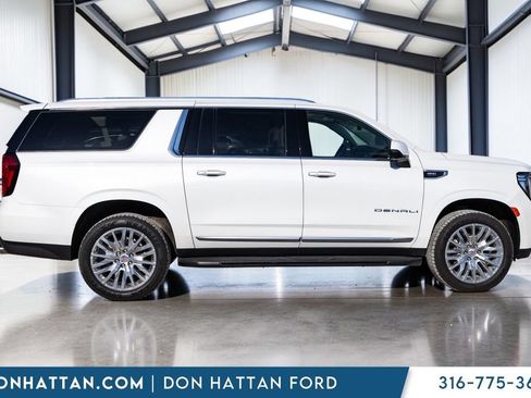 Used 2024 GMC Yukon XL Denali AWD/4WD image 32