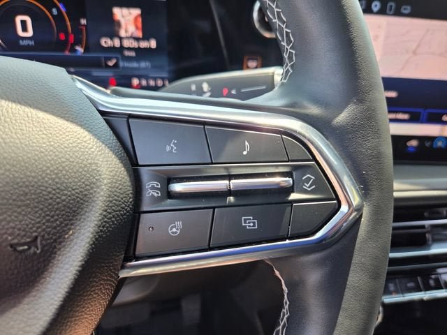 Used 2025 Chevrolet Traverse LT FWD image 28