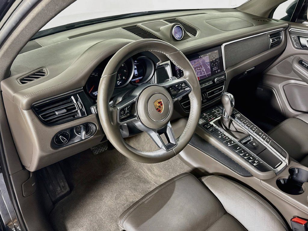 Certified 2020 Porsche Macan GTS AWD/4WD image 4