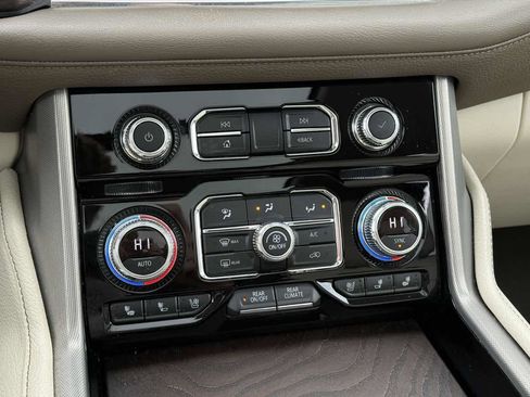 Used 2021 GMC Yukon XL Denali RWD image 33