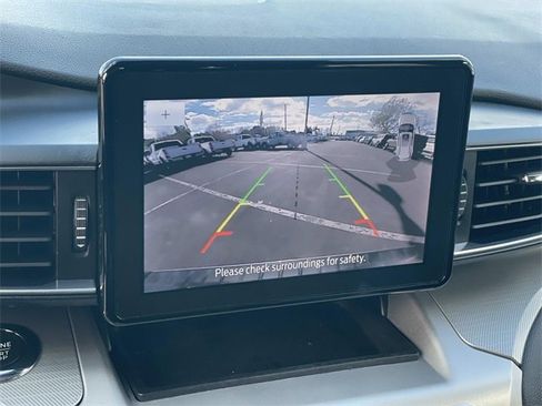 Used 2022 Ford Explorer XLT w/ Equipment Group 202A image 14