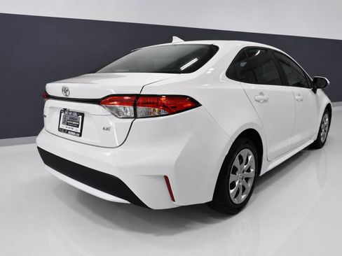 Used 2022 Toyota Corolla LE FWD image 8