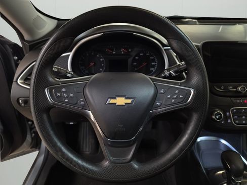 Used 2025 Chevrolet Malibu LT FWD image 18