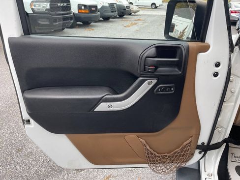 Used 2014 Jeep Wrangler Sahara w/ Connectivity Group AWD/4WD image 22