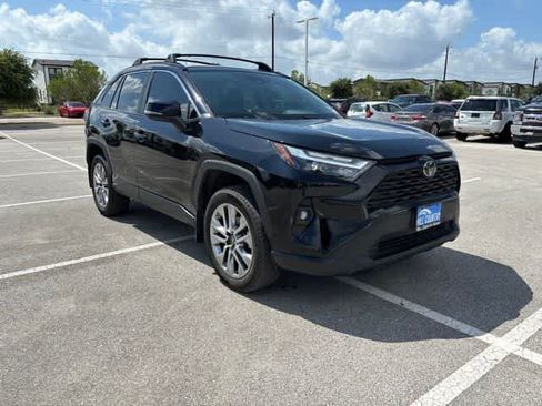 Used 2023 Toyota RAV4 XLE Premium FWD image 7