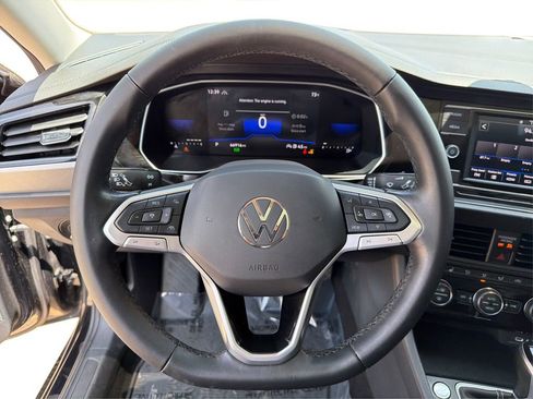 Used 2024 Volkswagen Jetta SE w/ Panoramic Sunroof Package FWD image 18