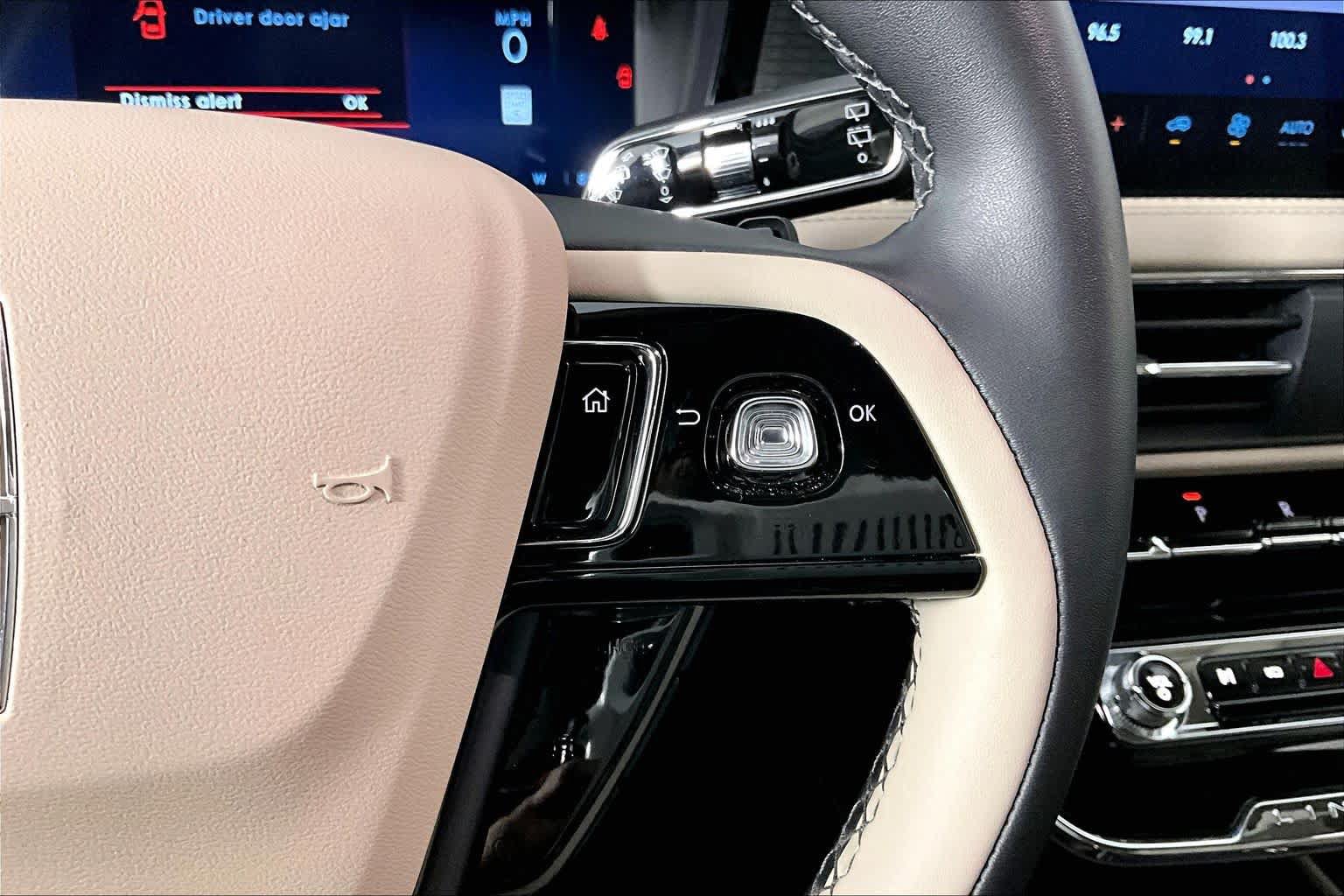 Used 2025 Lincoln Corsair FWD image 24