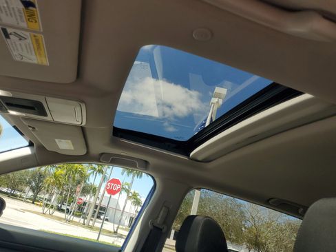 Used 2024 Honda CR-V EX image 18