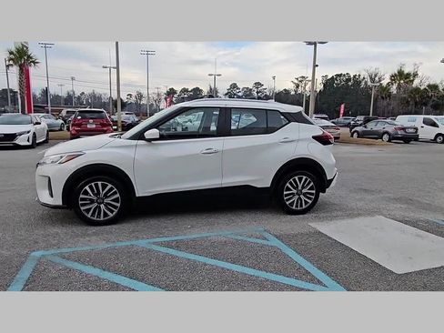 Used 2024 Nissan Kicks SV image 27