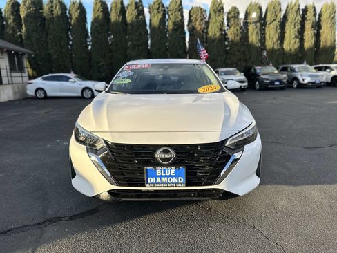 Used 2024 Nissan Sentra SV image 3