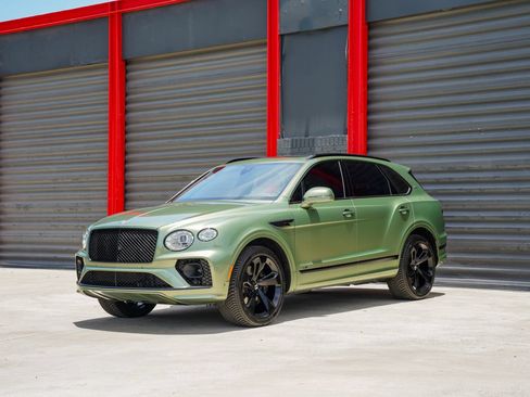 Used 2022 Bentley Bentayga AWD/4WD image 1