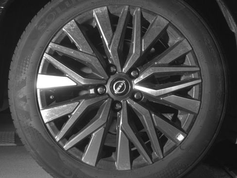Used 2025 Nissan Altima 2.5 SV FWD image 18