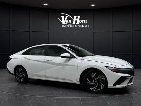 Used 2024 Hyundai Elantra Limited image 38