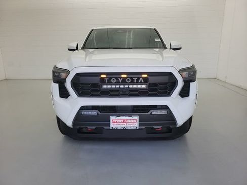 Used 2025 Toyota Tacoma SR5 AWD/4WD image 3