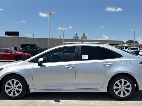 New 2026 Toyota Corolla LE FWD image 2