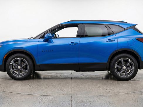 Used 2025 Chevrolet Blazer LT FWD image 5
