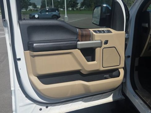 Used 2016 Ford F150 Lariat RWD image 19