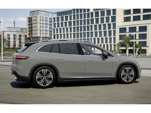 New 2026 Mercedes-Benz EQS 400 4MATIC SUV image 18