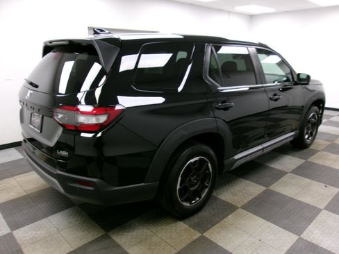 Used 2025 Honda Pilot EX-L image 13