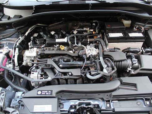 Used 2026 Toyota Corolla Cross LE FWD image 29
