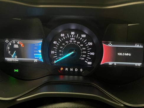 Used 2019 Ford Fusion SE FWD image 16