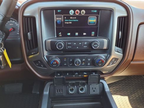Used 2014 Chevrolet Silverado 1500 High Country w/ High Country Premium Package image 19