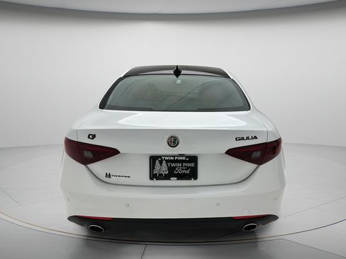 Used 2021 Alfa Romeo Giulia Ti w/ Nero Edizione AWD/4WD image 7