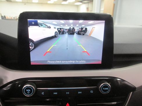 Certified 2021 Ford Escape SE w/ SE Sport Appearance Package image 33