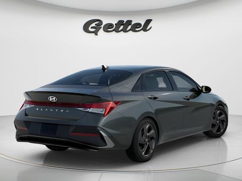 Used 2026 Hyundai Elantra Sport FWD image 4