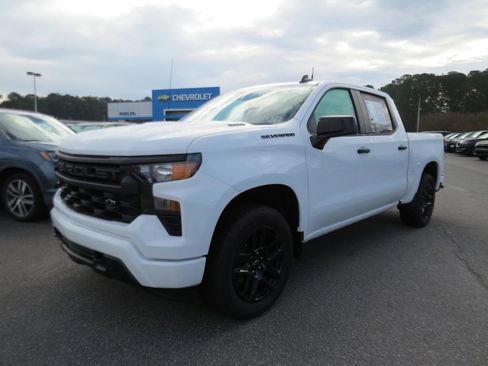 Certified 2025 Chevrolet Silverado 1500 Custom w/ Turbomax Blackout Package image 5