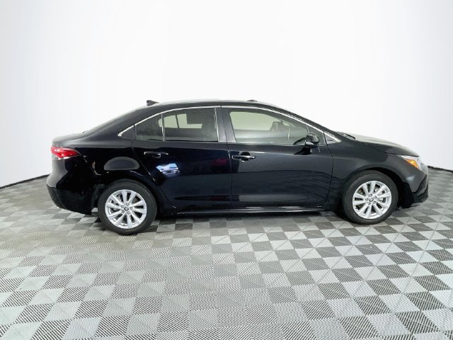 Used 2024 Toyota Corolla XLE FWD image 9