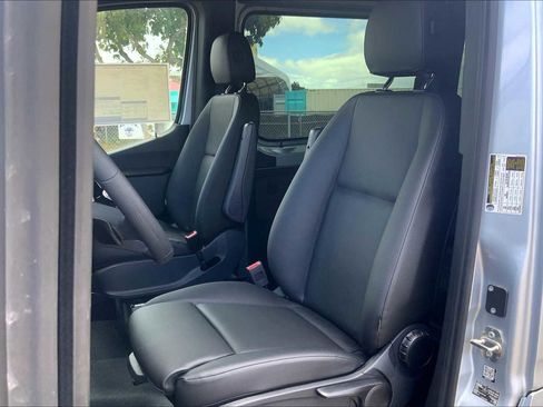 Used 2025 Mercedes-Benz Sprinter 2500 image 21