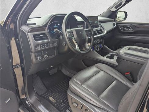 Used 2023 Chevrolet Tahoe Z71 w/ Luxury Package AWD/4WD image 10