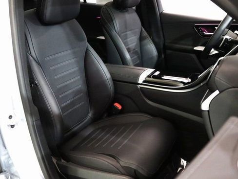 Used 2024 Mercedes-Benz GLC 300 4MATIC image 21