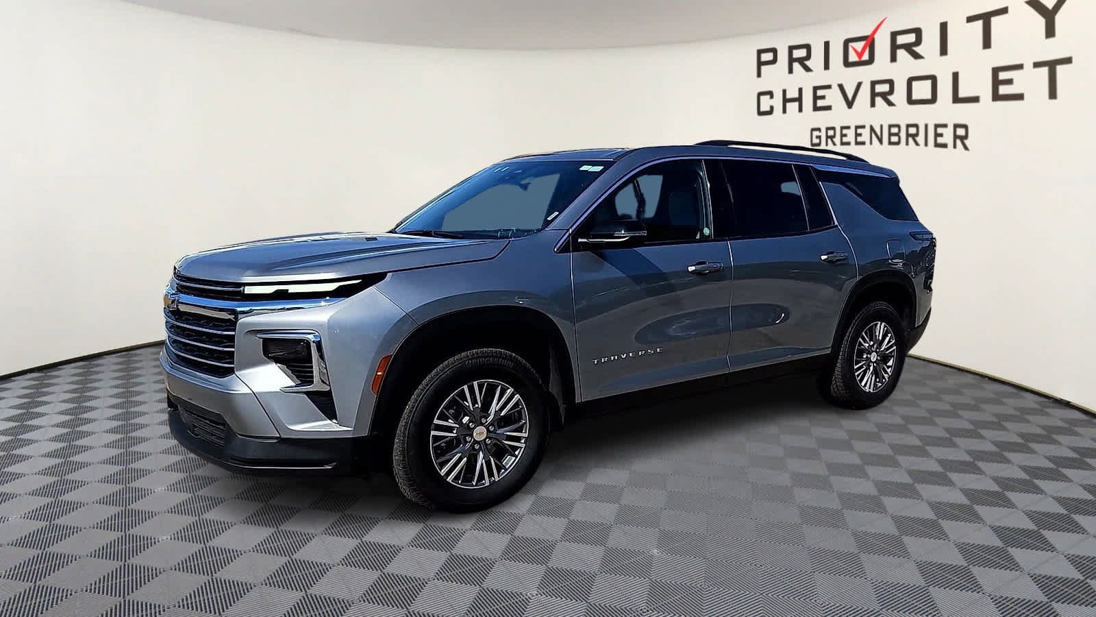 Used 2026 Chevrolet Traverse LT w/ Driver Confidence Package FWD image 4