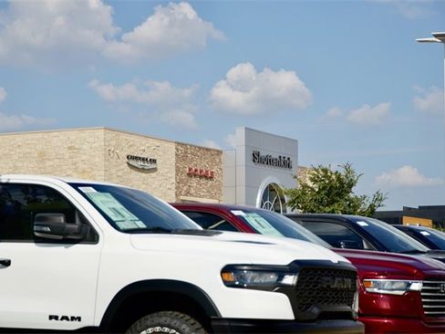Used 2018 Chevrolet Silverado 1500 LT w/ Texas Edition image 31