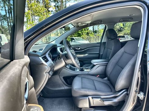 Certified 2023 GMC Acadia SLE w/ Elevation Edition image 19