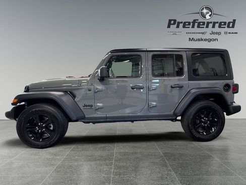 Used 2023 Jeep Wrangler Unlimited Sport AWD/4WD image 9