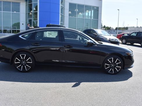 New 2026 Honda Accord Touring image 9