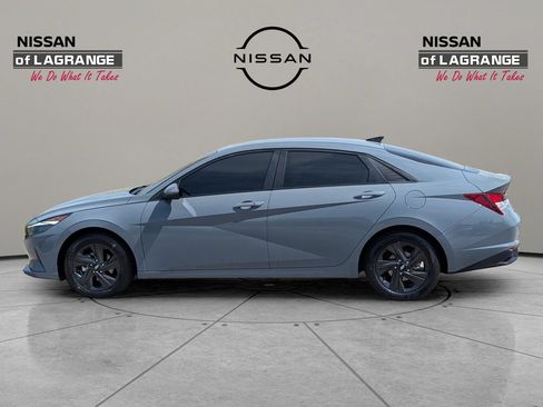Used 2022 Hyundai Elantra SEL w/ Cargo Package FWD image 8