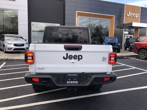 New 2026 Jeep Gladiator Willys image 18