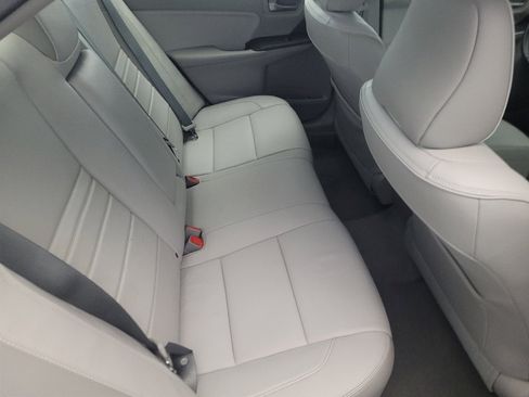 Used 2016 Toyota Camry XLE image 19