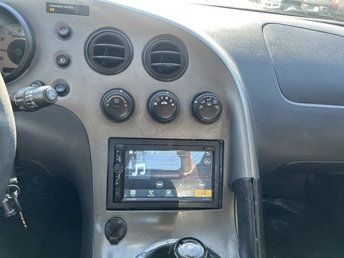 Used 2007 Pontiac Solstice w/ Preferred Package image 26