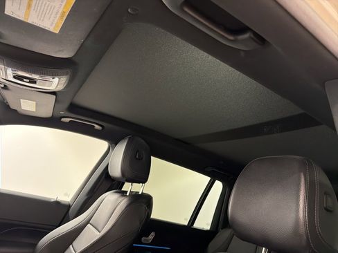 Used 2021 Mercedes-Benz GLS 450 4MATIC image 19