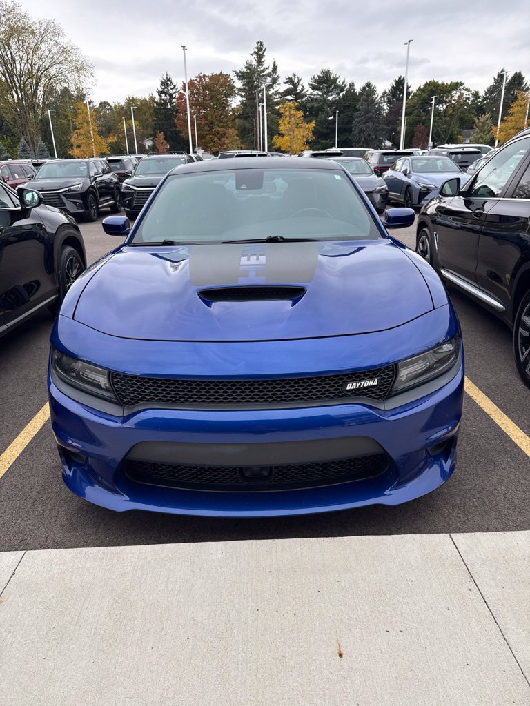 Used 2018 Dodge Charger R/T RWD image 2