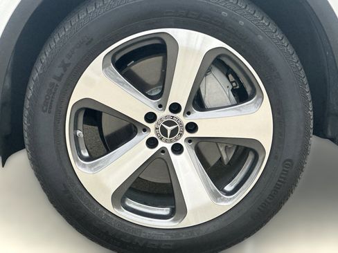 Used 2023 Mercedes-Benz GLC 300 4MATIC Coupe image 11