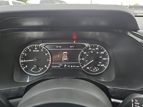Used 2025 Nissan Pathfinder SL AWD/4WD image 16