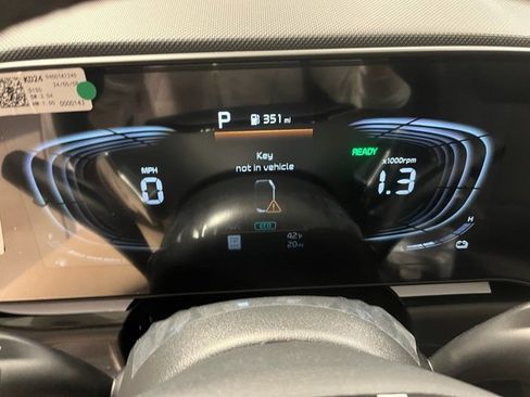 New 2025 Kia Niro EX Touring image 20